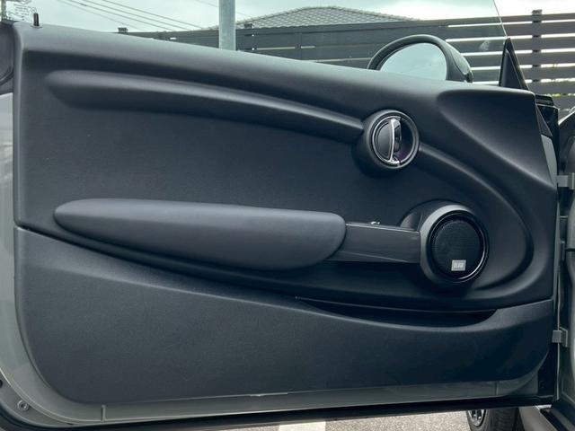 MINI クーパー オーディオカスタム:LEDヘッドライト:LCIモデル:OZ17インチAW:純正ナビ:ドライビングアシスト:ETC:Bカメラ:前後ソナー:スマートキー(20枚目)