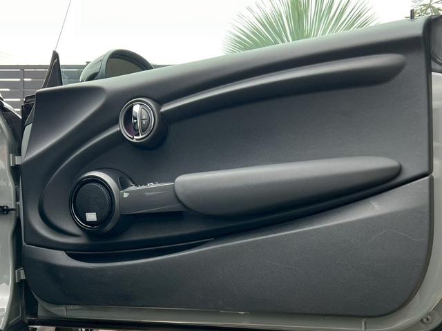 MINI クーパー オーディオカスタム:LEDヘッドライト:LCIモデル:OZ17インチAW:純正ナビ:ドライビングアシスト:ETC:Bカメラ:前後ソナー:スマートキー(21枚目)