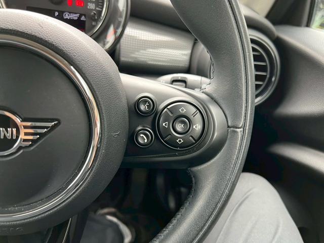 MINI クーパー オーディオカスタム:LEDヘッドライト:LCIモデル:OZ17インチAW:純正ナビ:ドライビングアシスト:ETC:Bカメラ:前後ソナー:スマートキー(24枚目)