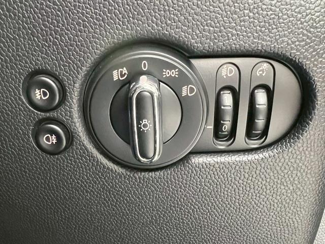 MINI クーパー オーディオカスタム:LEDヘッドライト:LCIモデル:OZ17インチAW:純正ナビ:ドライビングアシスト:ETC:Bカメラ:前後ソナー:スマートキー(25枚目)