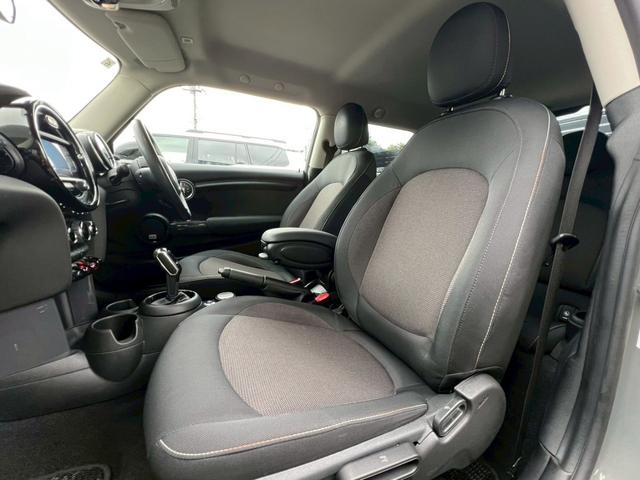 MINI クーパー オーディオカスタム:LEDヘッドライト:LCIモデル:OZ17インチAW:純正ナビ:ドライビングアシスト:ETC:Bカメラ:前後ソナー:スマートキー(37枚目)