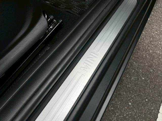 MINI クーパー オーディオカスタム:LEDヘッドライト:LCIモデル:OZ17インチAW:純正ナビ:ドライビングアシスト:ETC:Bカメラ:前後ソナー:スマートキー(45枚目)