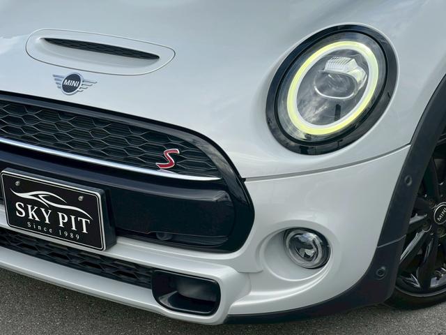 MINI クーパーS 5ドア DCT 2020モデル:インテリアサーフェス:スマートキー:LEDヘッドライト・フォグ:純正ナビ:Bカメラ:前後ソナー:ドラレコ:アクティブクルーズ:Dアシスト:7速DCT電子シフト:ドライブモードセレクト(11枚目)