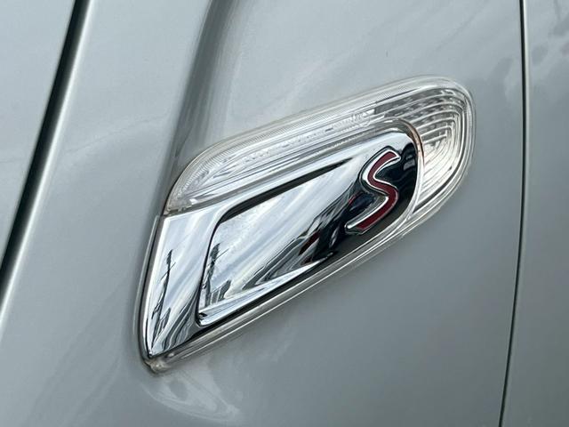 MINI クーパーS 5ドア DCT 2020モデル:インテリアサーフェス:スマートキー:LEDヘッドライト・フォグ:純正ナビ:Bカメラ:前後ソナー:ドラレコ:アクティブクルーズ:Dアシスト:7速DCT電子シフト:ドライブモードセレクト(14枚目)