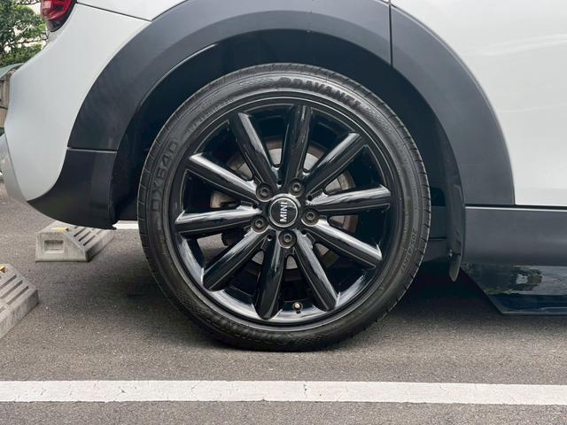 MINI クーパーS 5ドア DCT 2020モデル:インテリアサーフェス:スマートキー:LEDヘッドライト・フォグ:純正ナビ:Bカメラ:前後ソナー:ドラレコ:アクティブクルーズ:Dアシスト:7速DCT電子シフト:ドライブモードセレクト(18枚目)