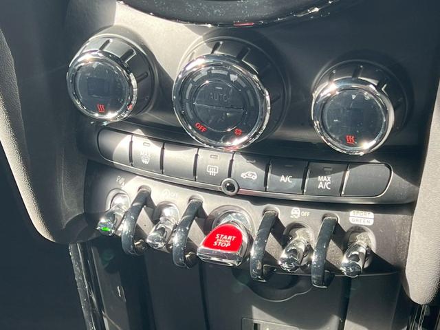 MINI クーパーS 5ドア DCT 2020モデル:インテリアサーフェス:スマートキー:LEDヘッドライト・フォグ:純正ナビ:Bカメラ:前後ソナー:ドラレコ:アクティブクルーズ:Dアシスト:7速DCT電子シフト:ドライブモードセレクト(28枚目)