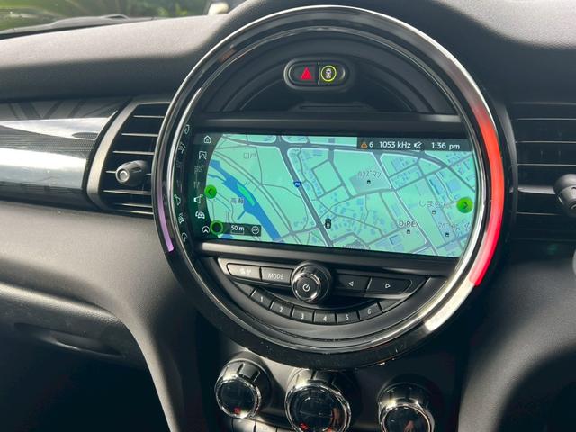 MINI クーパーS 5ドア DCT 2020モデル:インテリアサーフェス:スマートキー:LEDヘッドライト・フォグ:純正ナビ:Bカメラ:前後ソナー:ドラレコ:アクティブクルーズ:Dアシスト:7速DCT電子シフト:ドライブモードセレクト(31枚目)