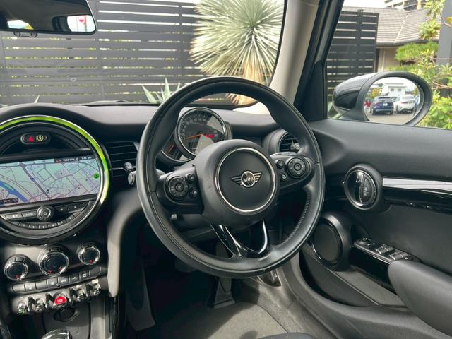 MINI クーパーS 5ドア DCT 2020モデル:インテリアサーフェス:スマートキー:LEDヘッドライト・フォグ:純正ナビ:Bカメラ:前後ソナー:ドラレコ:アクティブクルーズ:Dアシスト:7速DCT電子シフト:ドライブモードセレクト(51枚目)