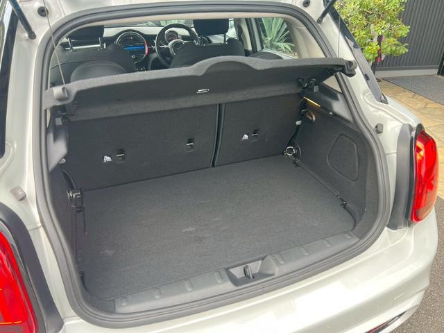 MINI クーパーS 5ドア DCT 2020モデル:インテリアサーフェス:スマートキー:LEDヘッドライト・フォグ:純正ナビ:Bカメラ:前後ソナー:ドラレコ:アクティブクルーズ:Dアシスト:7速DCT電子シフト:ドライブモードセレクト(53枚目)