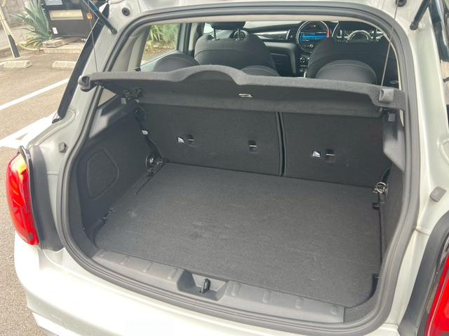 MINI クーパーS 5ドア DCT 2020モデル:インテリアサーフェス:スマートキー:LEDヘッドライト・フォグ:純正ナビ:Bカメラ:前後ソナー:ドラレコ:アクティブクルーズ:Dアシスト:7速DCT電子シフト:ドライブモードセレクト(54枚目)