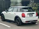 MINI クーパーS 5ドア DCT 2020モデル:インテリアサーフェス:スマートキー:LEDヘッドライト・フォグ:純正ナビ:Bカメラ:前後ソナー:ドラレコ:アクティブクルーズ:Dアシスト:7速DCT電子シフト:ドライブモードセレクト(8枚目)
