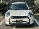 ＭＩＮＩ クーパー　マルチトーンルーフ：クラシックトリム：ボディーカラーナノクホワイト：シートヒーター：ハーフレザーシート：純正ナビ：クルコン：スマートキー×２：Ｂカメラ：前後ソナー：純正１６インチＡＷ：内蔵ルームミラー（4枚目）