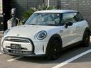 ＭＩＮＩ クーパー　マルチトーンルーフ：クラシックトリム：ボディーカラーナノクホワイト：シートヒーター：ハーフレザーシート：純正ナビ：クルコン：スマートキー×２：Ｂカメラ：前後ソナー：純正１６インチＡＷ：内蔵ルームミラー（8枚目）