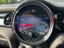 クーパー　マルチトーンルーフ：クラシックトリム：ボディーカラーナノクホワイト：シートヒーター：ハーフレザーシート：純正ナビ：クルコン：スマートキー×２：Ｂカメラ：前後ソナー：純正１６インチＡＷ：内蔵ルームミラー（38枚目）