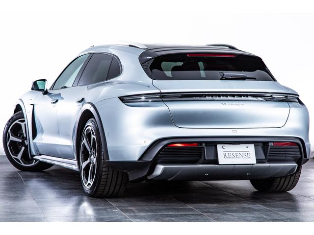 タイカンクロスツーリスモ タイカン 4クロスツーリスモ スポクロ リアアクスル パノラマルーフ BOSE ソフトクローズドア マトリクスLED オフロードデザイン20AW(10枚目)