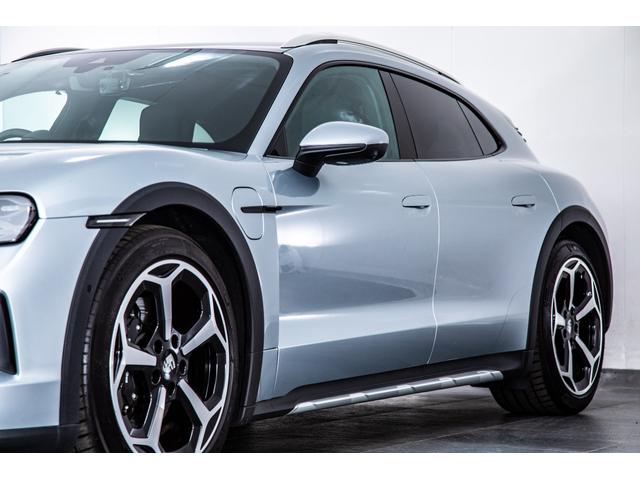 タイカンクロスツーリスモ タイカン 4クロスツーリスモ スポクロ リアアクスル パノラマルーフ BOSE ソフトクローズドア マトリクスLED オフロードデザイン20AW(19枚目)