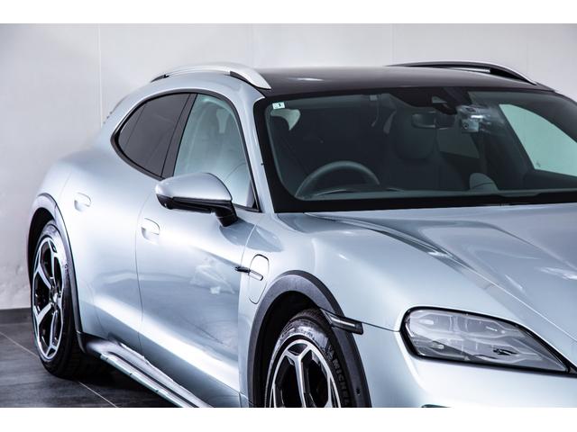 タイカンクロスツーリスモ タイカン 4クロスツーリスモ スポクロ リアアクスル パノラマルーフ BOSE ソフトクローズドア マトリクスLED オフロードデザイン20AW(21枚目)