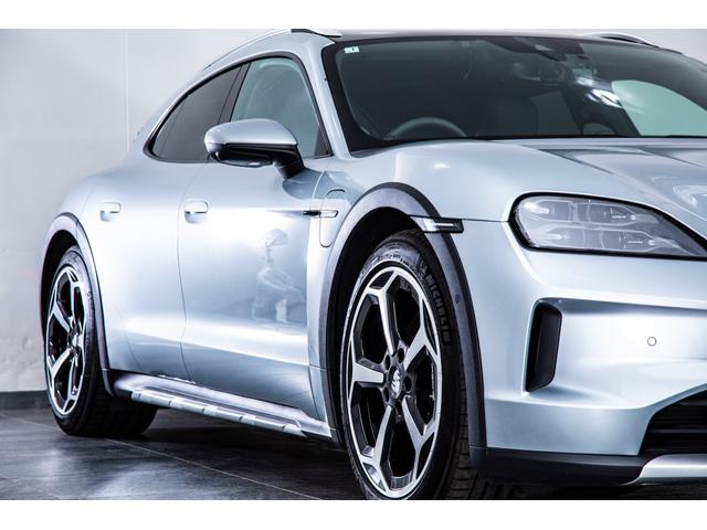 タイカンクロスツーリスモ タイカン 4クロスツーリスモ スポクロ リアアクスル パノラマルーフ BOSE ソフトクローズドア マトリクスLED オフロードデザイン20AW(23枚目)