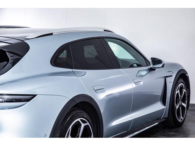 タイカンクロスツーリスモ タイカン 4クロスツーリスモ スポクロ リアアクスル パノラマルーフ BOSE ソフトクローズドア マトリクスLED オフロードデザイン20AW(27枚目)