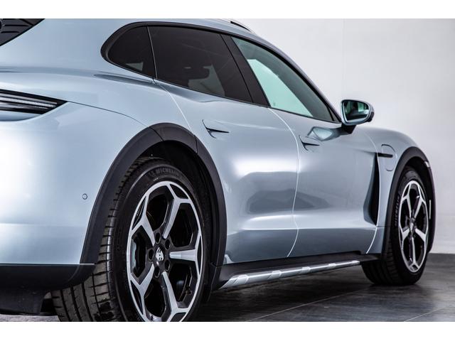 タイカンクロスツーリスモ タイカン 4クロスツーリスモ スポクロ リアアクスル パノラマルーフ BOSE ソフトクローズドア マトリクスLED オフロードデザイン20AW(29枚目)