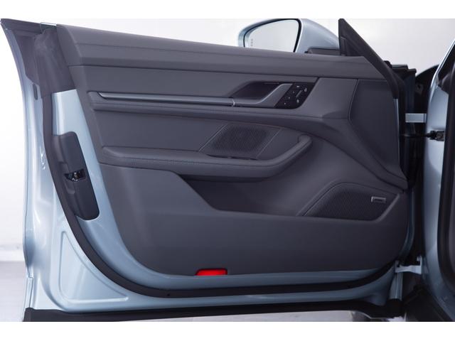 タイカンクロスツーリスモ タイカン 4クロスツーリスモ スポクロ リアアクスル パノラマルーフ BOSE ソフトクローズドア マトリクスLED オフロードデザイン20AW(69枚目)