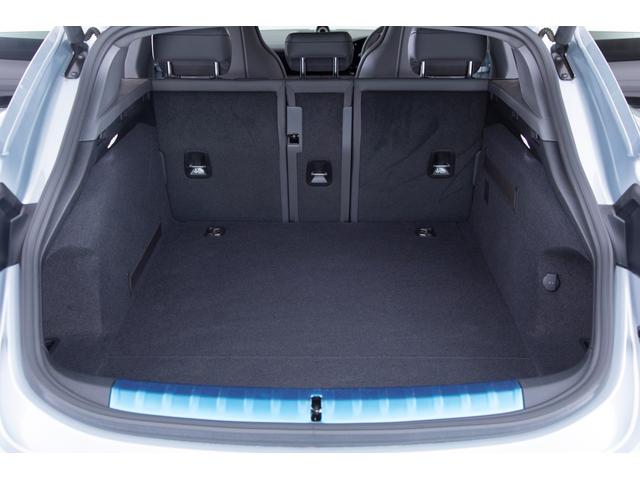 タイカンクロスツーリスモ タイカン 4クロスツーリスモ スポクロ リアアクスル パノラマルーフ BOSE ソフトクローズドア マトリクスLED オフロードデザイン20AW(72枚目)