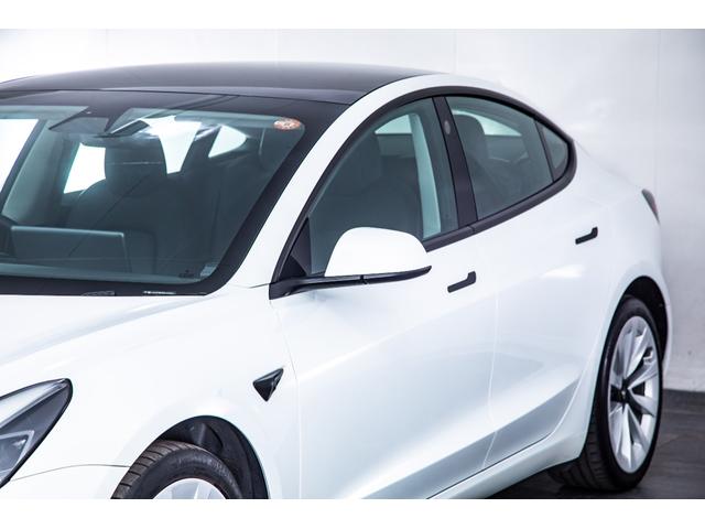 モデル3 ロングレンジ USBドライブ フルセルフD 純正ルーフシェード/トランクマット 19インチAW(17枚目)