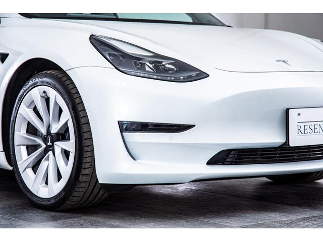 モデル3 ロングレンジ USBドライブ フルセルフD 純正ルーフシェード/トランクマット 19インチAW(22枚目)