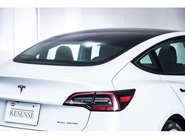 モデル3 ロングレンジ USBドライブ フルセルフD 純正ルーフシェード/トランクマット 19インチAW(26枚目)