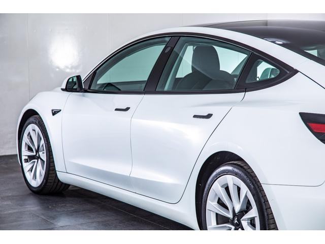 モデル3 ロングレンジ USBドライブ フルセルフD 純正ルーフシェード/トランクマット 19インチAW(31枚目)