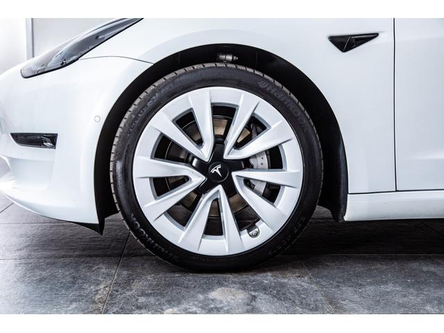 モデル3 ロングレンジ USBドライブ フルセルフD 純正ルーフシェード/トランクマット 19インチAW(35枚目)