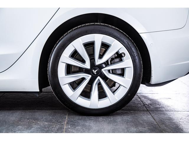 モデル3 ロングレンジ USBドライブ フルセルフD 純正ルーフシェード/トランクマット 19インチAW(37枚目)