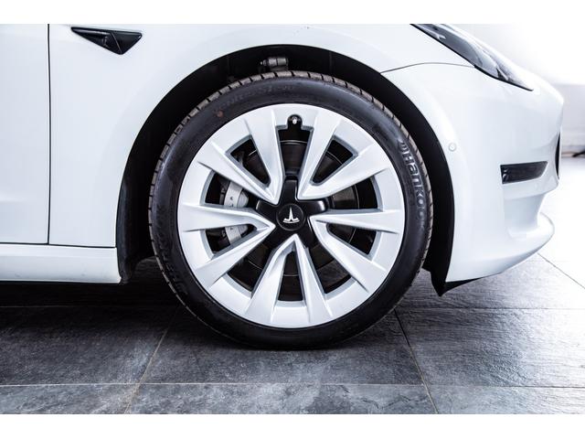 モデル3 ロングレンジ USBドライブ フルセルフD 純正ルーフシェード/トランクマット 19インチAW(39枚目)