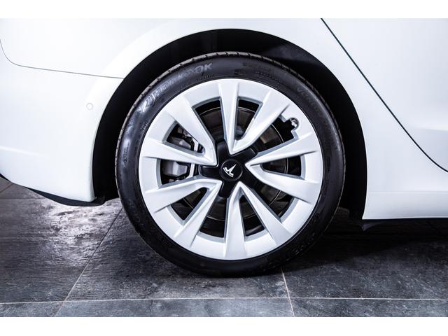 モデル3 ロングレンジ USBドライブ フルセルフD 純正ルーフシェード/トランクマット 19インチAW(41枚目)