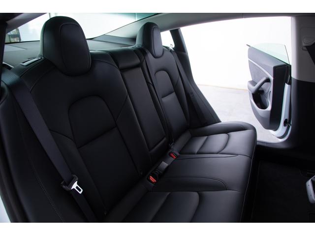 モデル3 ロングレンジ USBドライブ フルセルフD 純正ルーフシェード/トランクマット 19インチAW(57枚目)