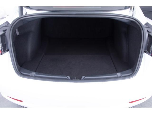 モデル3 ロングレンジ USBドライブ フルセルフD 純正ルーフシェード/トランクマット 19インチAW(68枚目)