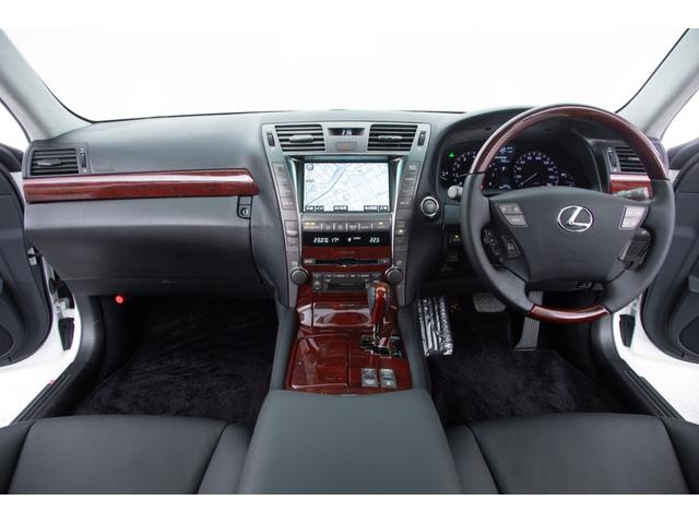 ＬＳ ＬＳ４６０　バージョンＳ　Ｉパッケージ　走行７０００ｋｍ　記録簿１３枚　スマートキー　クルコン　ＥＴＣ（2枚目）