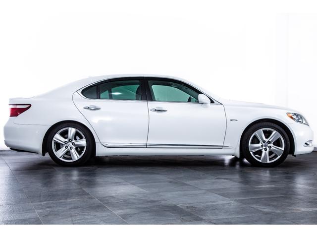 ＬＳ ＬＳ４６０　バージョンＳ　Ｉパッケージ　走行７０００ｋｍ　記録簿１３枚　スマートキー　クルコン　ＥＴＣ（13枚目）