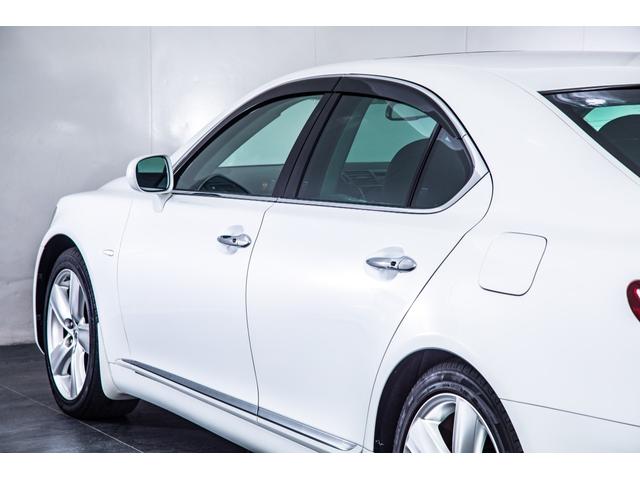 ＬＳ ＬＳ４６０　バージョンＳ　Ｉパッケージ　走行７０００ｋｍ　記録簿１３枚　スマートキー　クルコン　ＥＴＣ（31枚目）