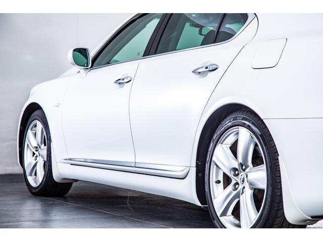 ＬＳ ＬＳ４６０　バージョンＳ　Ｉパッケージ　走行７０００ｋｍ　記録簿１３枚　スマートキー　クルコン　ＥＴＣ（33枚目）