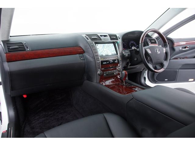 ＬＳ ＬＳ４６０　バージョンＳ　Ｉパッケージ　走行７０００ｋｍ　記録簿１３枚　スマートキー　クルコン　ＥＴＣ（46枚目）
