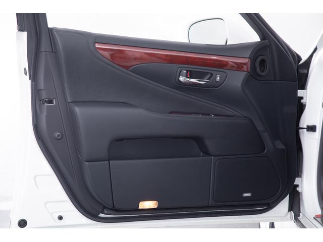 ＬＳ ＬＳ４６０　バージョンＳ　Ｉパッケージ　走行７０００ｋｍ　記録簿１３枚　スマートキー　クルコン　ＥＴＣ（70枚目）