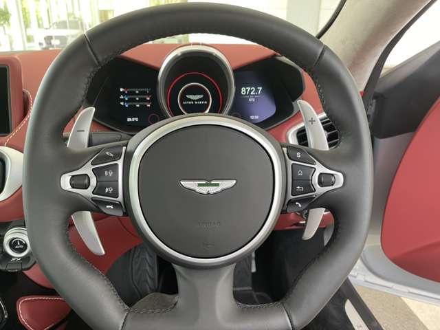 ヴァンテージ V8 スペシェルエディション レザーインテリア 電動シート HDDナビ ドライブレコーダー クリアランスソナー スマートキー シートヒーター シートエアコン アルミホイール 禁煙車(2枚目)