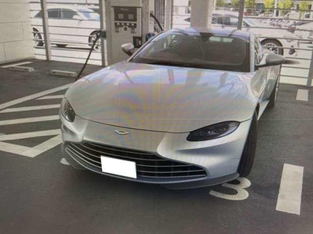 ヴァンテージ V8 スペシェルエディション レザーインテリア 電動シート HDDナビ ドライブレコーダー クリアランスソナー スマートキー シートヒーター シートエアコン アルミホイール 禁煙車(12枚目)