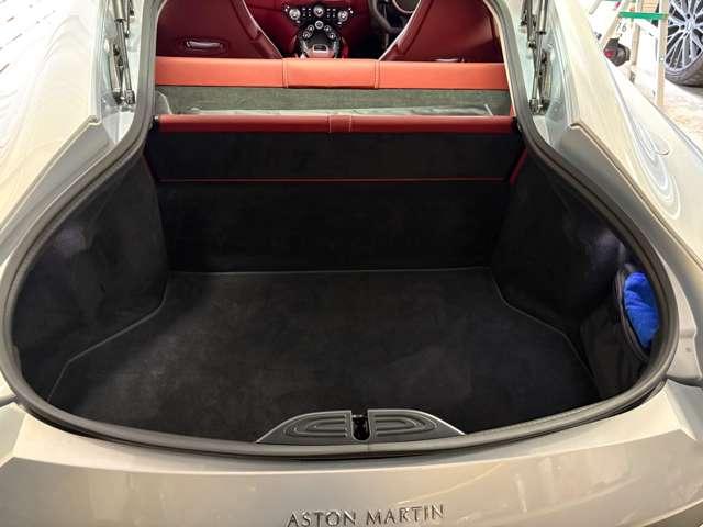 ヴァンテージ V8 スペシェルエディション レザーインテリア 電動シート HDDナビ ドライブレコーダー クリアランスソナー スマートキー シートヒーター シートエアコン アルミホイール 禁煙車(18枚目)