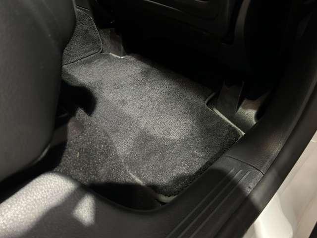 ＧＬＢ ＧＬＢ１８０　ＡＭＧラインパッケージ　ＭＰ２０２３０１　パノラミックスライディングルーフ　ハーフレザー　全周囲カメラ（51枚目）