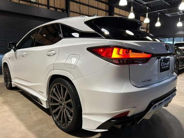 ＲＸ ＲＸ４５０ｈ　Ｆスポーツ　４ＷＤ　ＴＲＤフルエアロ　ＴＲＤ２２インチ鍛造アルミホイール　パノラマルーフ（4枚目）