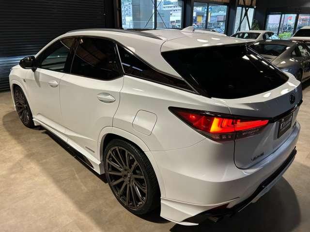 ＲＸ ＲＸ４５０ｈ　Ｆスポーツ　４ＷＤ　ＴＲＤフルエアロ　ＴＲＤ２２インチ鍛造アルミホイール　パノラマルーフ（10枚目）