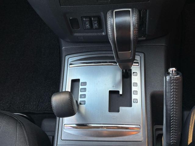 パジェロ ショート VR-II 4WD ディーゼルターボ ETC オートクルーズコントロール パワーシート オートライト HID ヘッドライトウォッシャー アルミホイール キーレスエントリー シートヒーター 背面タイヤ(5枚目)