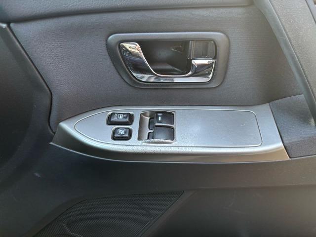 パジェロ ショート VR-II 4WD ディーゼルターボ ETC オートクルーズコントロール パワーシート オートライト HID ヘッドライトウォッシャー アルミホイール キーレスエントリー シートヒーター 背面タイヤ(39枚目)